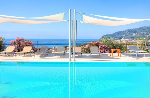 ViP Suite - appartement dans villa hi-tech et moderne, avec jacuzzi et piscine, vue mer