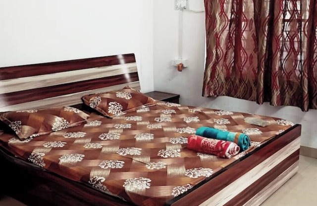 Viraj Cottage ( Near Ram Mandir)