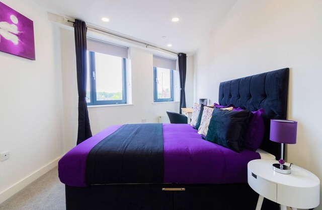 Virexxa Bedford Centre - Alpha Suite - 2Bed Flat with Free Parking & Gym