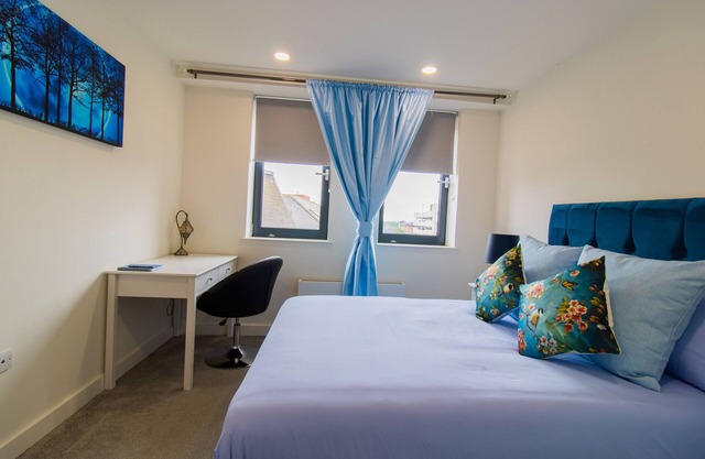 Virexxa Bedford Centre - Supreme Suite - 2Bed Flat with Free Parking & Gym