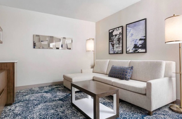 Virginia Gem! 3 Comfortable Units, Pool, Close to First Landing State Park