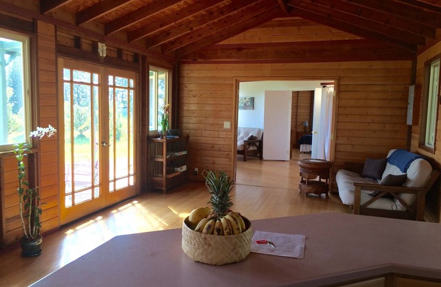 Visitez Aina Mana Hale (maison sur la terre du pouvoir sacré) sur la magnifique côte de Hamakua