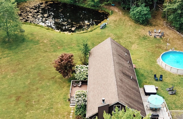 Family-Friendly Cairo House: 3BR, Pool, Hot Tub, Ping-Pong, mins from Hudson