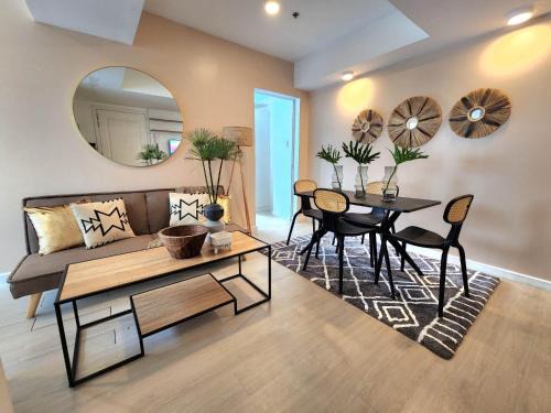 Vissers Crib at Azure Urban Resort Residences