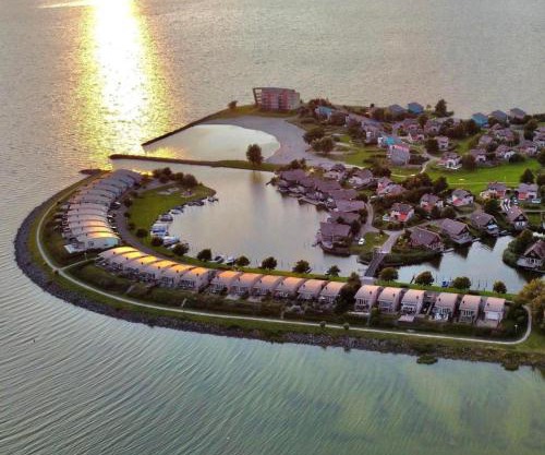 Visservilla - Beach Resort Makkum
