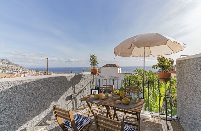 Arrifes I, vue fantastique sur la baie de Funchal.