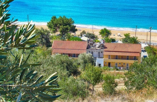 Vistonia Studio 7 - right on the beach with sea views