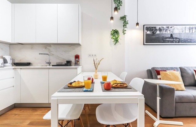 Vita Portucale | Bright Campo Ourique w/ Terrace