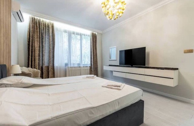 Vitoshka Luxury: 2-BR Retreat