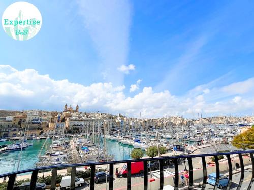 Vittoriosa Seafront Highly Furnished Apartment FL 4