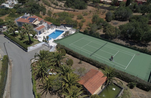 Vivenda Summertime - Fabulous villa with private tennis court and large pool