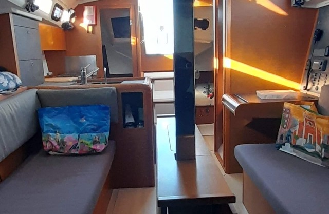 Voilier à Saint Florent, au cœur du village, proche de toutes les commodités
