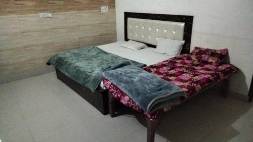 vrindavan holi fest rooms