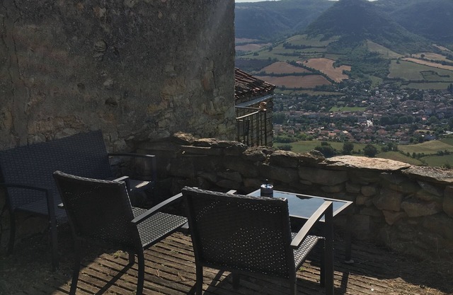 Vue,terrasse,balcon,calme,hameau,tour médiévale perchée