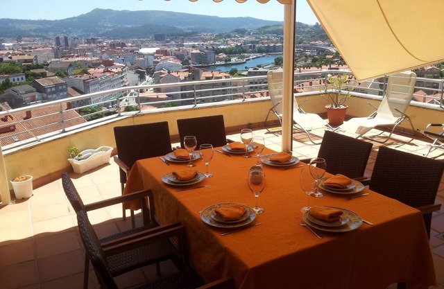 Balcon de Pontevedra. Vue aérienne de la ville et la Ria de Pontevedra
