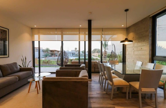w*| 3BR Concrete Cove in Paracas