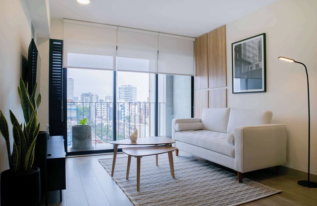 w* | Charming 2BR w/Balcony in Miraflores