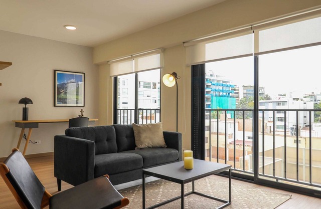 w* | Glorious 1BR w/ Balcony in Miraflores