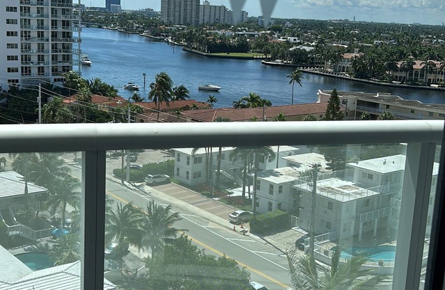 Chic condotel with with beach access and everything Fort Lauderdale offers