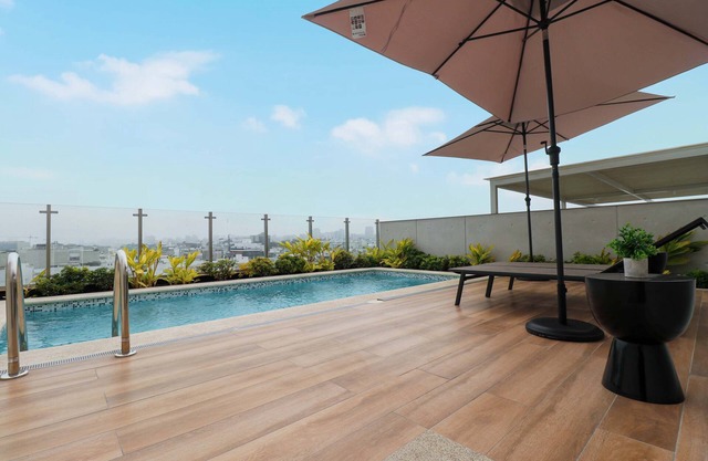 w Impressive 2BR With Balcony in Miraflores