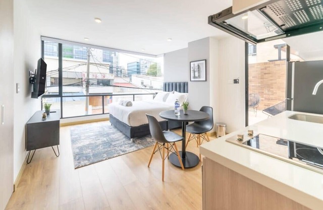 w* | Lovely Loft with Terrace in Santa Ana
