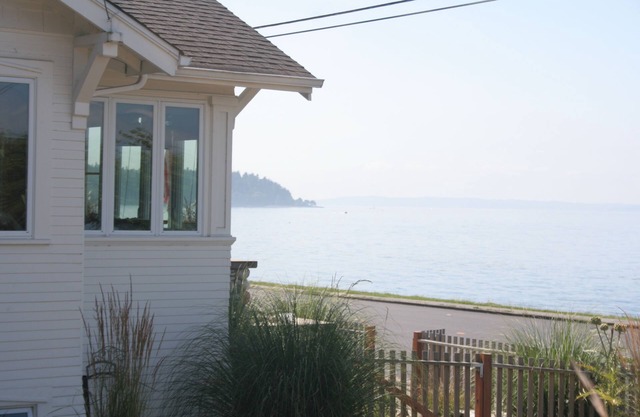 Cachette du front de mer de l'ouest de Seattle. Relaxant et privé. Lits de rêve ❤️