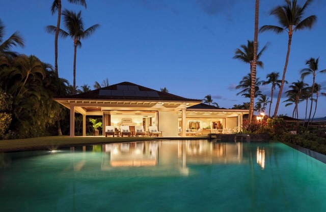 Waiulu Grand Estate Villa | Vues imprenables sur l'océan! | Disponibilité festive