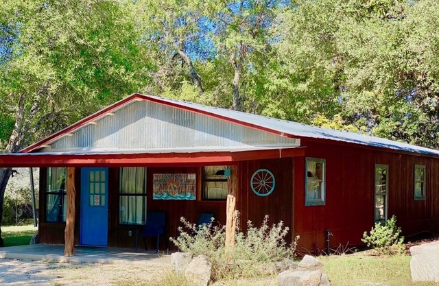 NEW! - Walk 2 Frio River & Entertainment, Cabana, Outdoor Entertainment Area!