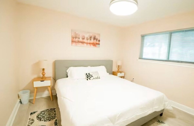 Walk 2 Shores / Sleeps 4 & Nearby Casinos