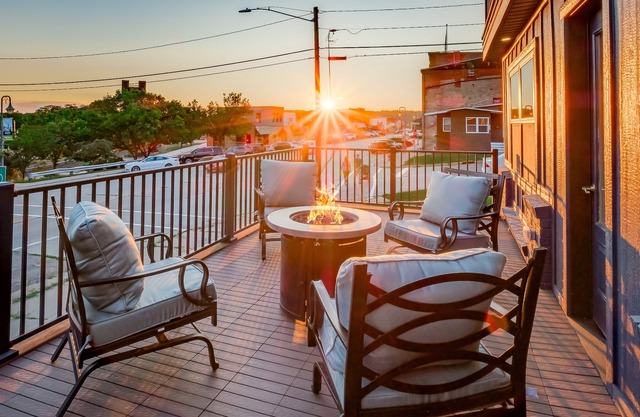 Private Deck | Walk Downtown | Arcade | Game Rm | King Bed | King Beds