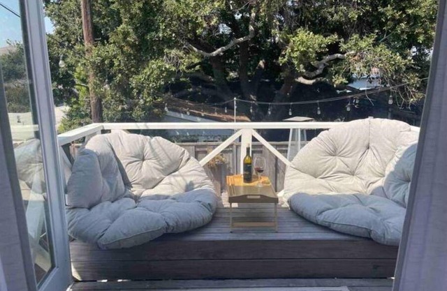 Walk downtown! Spa Tub+Bikes+Grill | CalPoly+Beach