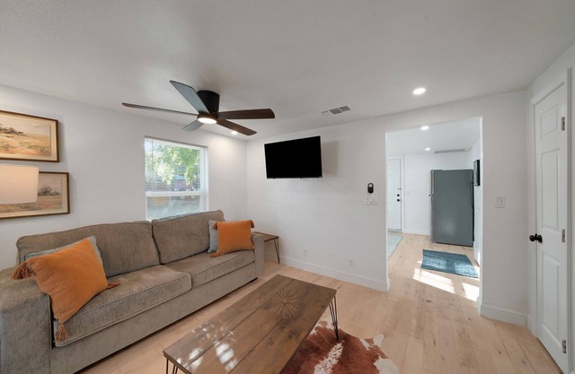 Walk To A-Train, Mins To TWU & UNT 2BR In Denton
