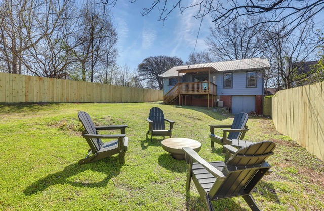 Walk to Amphitheater & Stadium: Home w/ Deck!