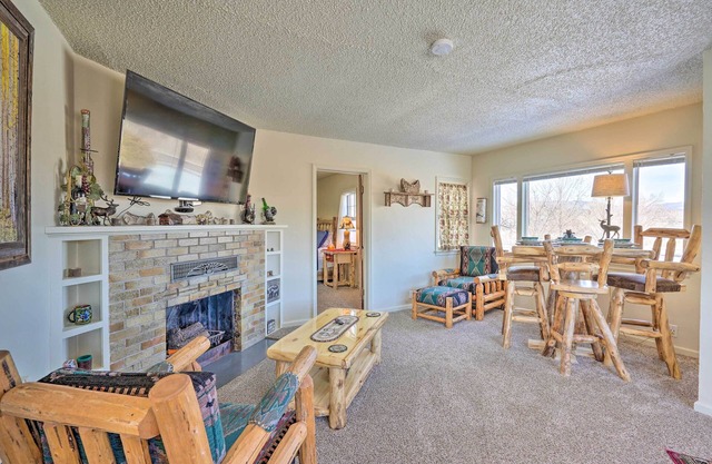 14 Mi to Royal Gorge: Dog-Friendly Cañon City Home