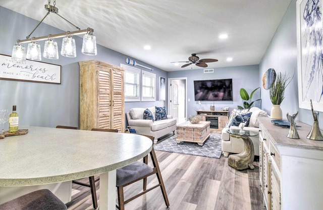 Walk to Beaches: North Myrtle Beach Condo!