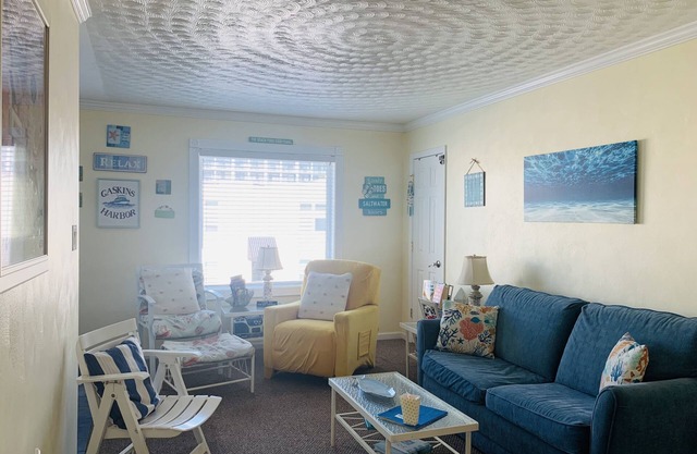À pied de la plage MAGNIFIQUE condo 2BR 1BA