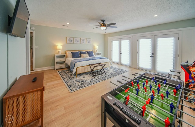 Walk to Beach & Casino - Family & Pet Friendly - 3 Kings - All One Level