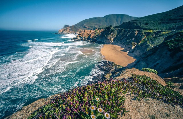 Walk to Beach! Cozy One-Bedroom Coastal Retreat