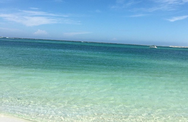 Walk to Beach - Entire Townhome on Holiday Isle in Destin. Sandcastles & Snorkel