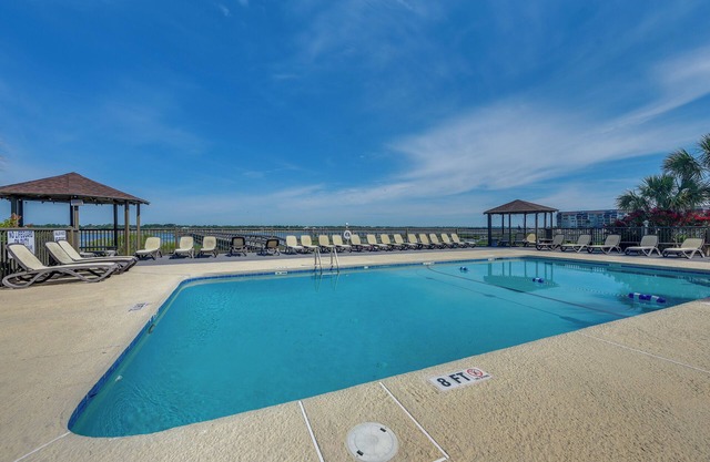 Walk to Beach & Marsh: Condo in Murrells Inlet