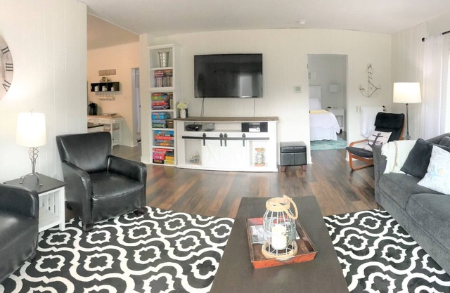 Beachy Farmhouse Cottage belle, luxe famille retraite-promenade à la plage et la marina