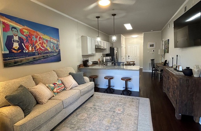 Walk to Campus, Cotton District, and Downtown!!!