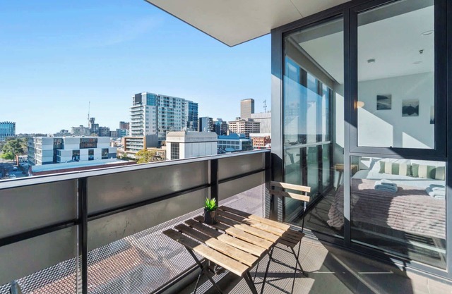 Walk to Central Market/Parking/GYM&POOL/City View