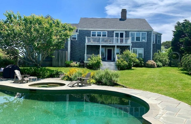 Fabuleuse propriété Cisco, piscine / poolhouse et vue sur l'eau!