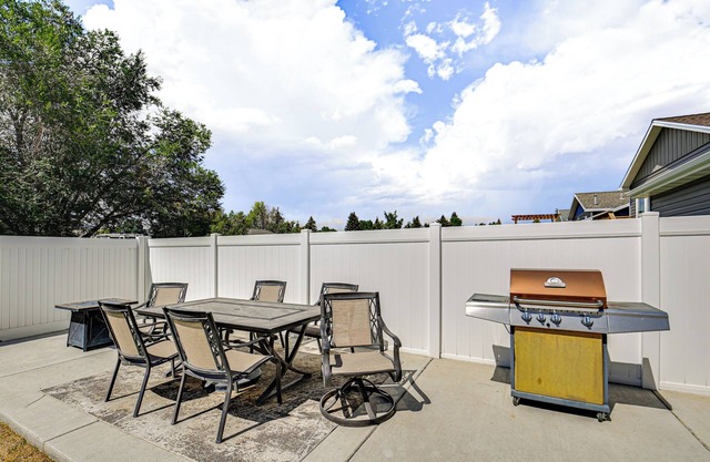 Walk to Downtown: Family-Friendly Cody Home!