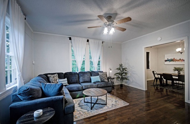 Walk to Downtown Fondren | King Beds