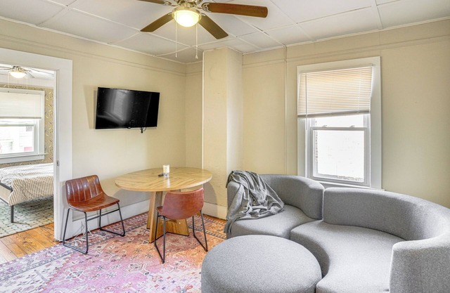Walk to Dtwn Hudson: Cozy Upstate Apartment