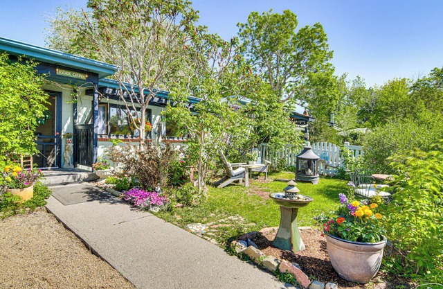 Walk to Dtwn Livingston: Studio w/Mtn Views!