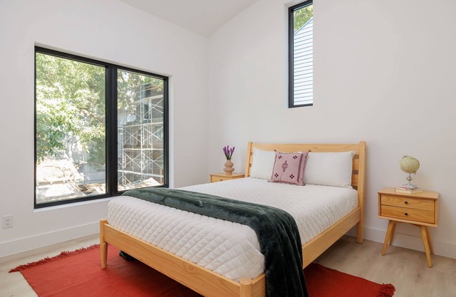 Walk to E. 6th & UT Football, Prime East Austin Location | Piccadilly Cottage