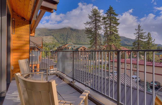 Walk to Heavenly /Casinos/Beach, 5 Star, Resort Pool & Spa, Gym, Balcony: Zalanta Penthouse